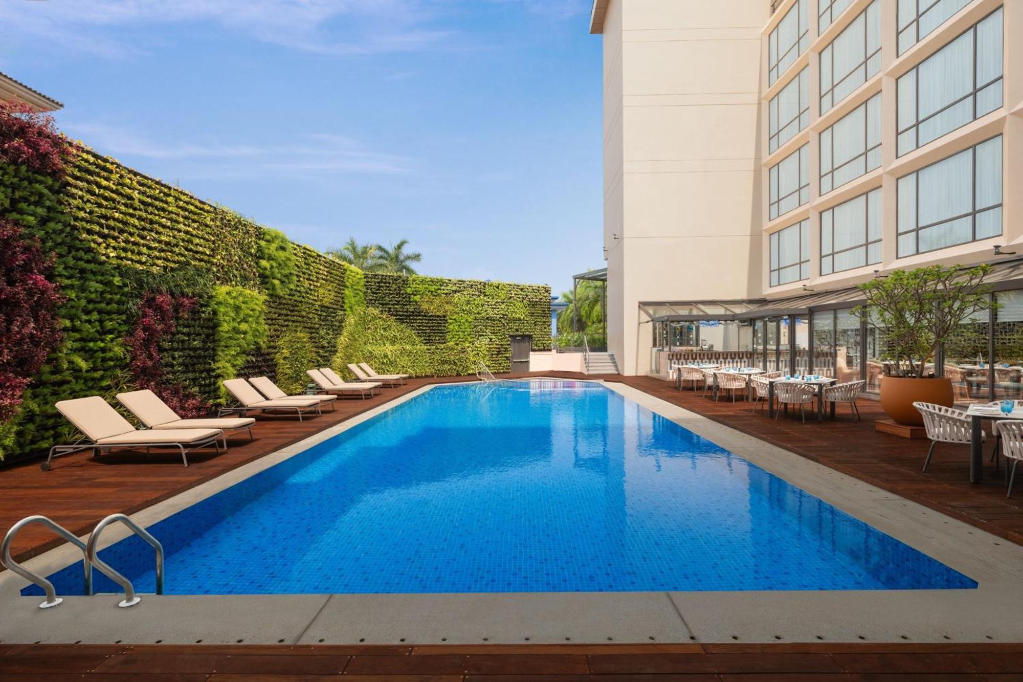 Courtyard By Marriott Goa Colva Hotel ภายนอก รูปภาพ