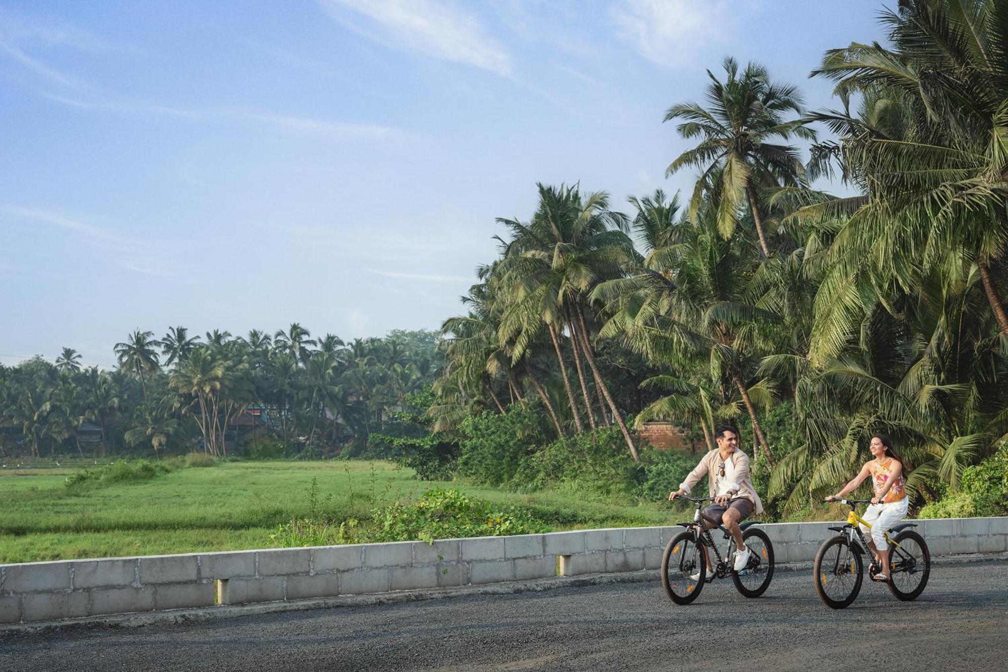 Courtyard By Marriott Goa Colva Hotel ภายนอก รูปภาพ