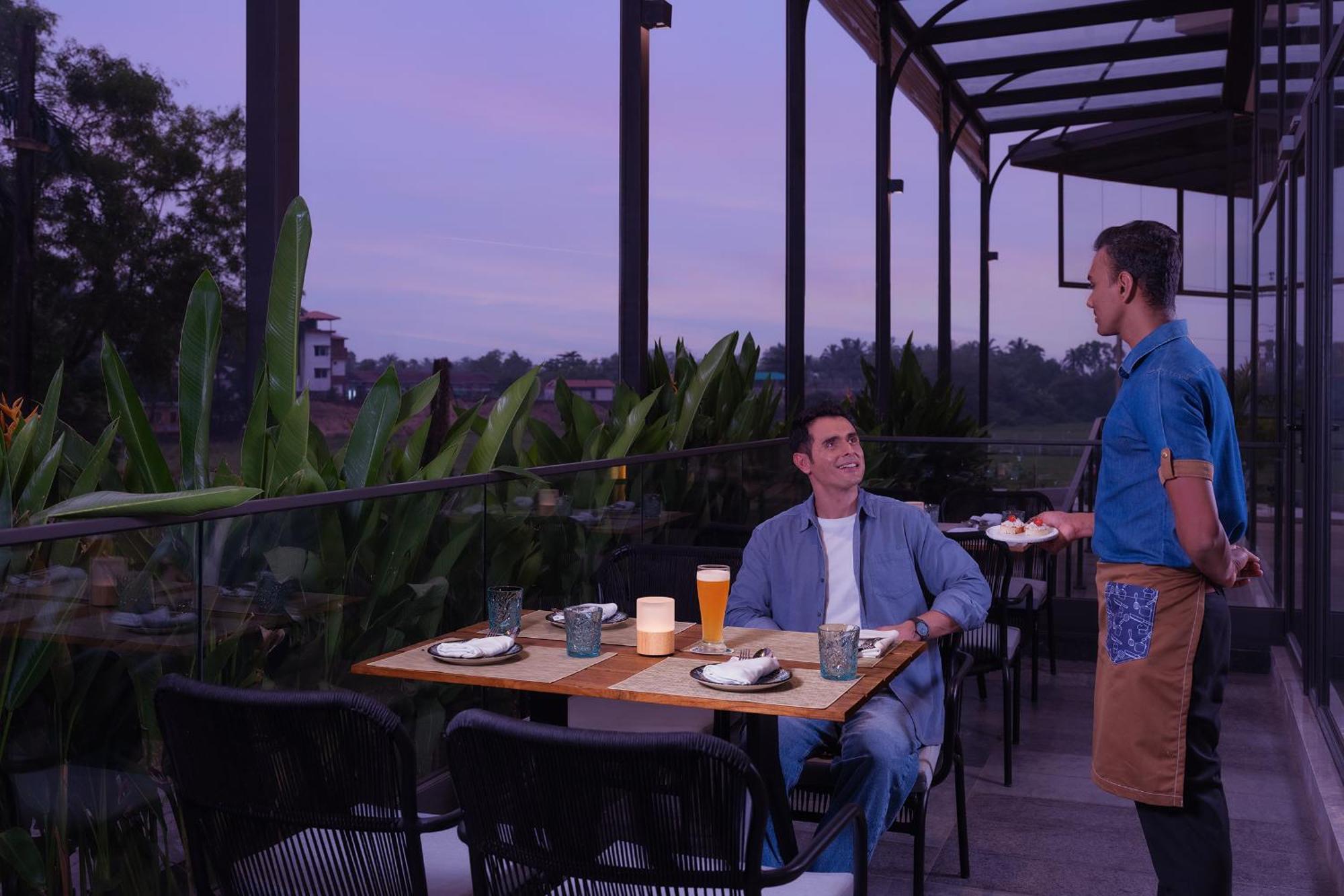 Courtyard By Marriott Goa Colva Hotel ภายนอก รูปภาพ